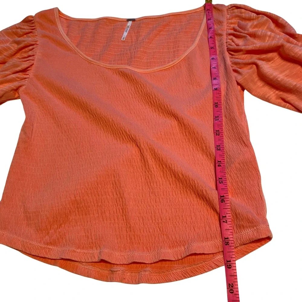 Free People Smocked Puff Sleeve Crop Top Coral Textured Scoop Neck Size M‎
